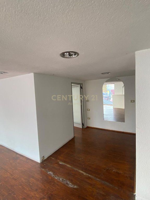 Jepet me qera ambient biznesi ne Lagjjen 17 Durres