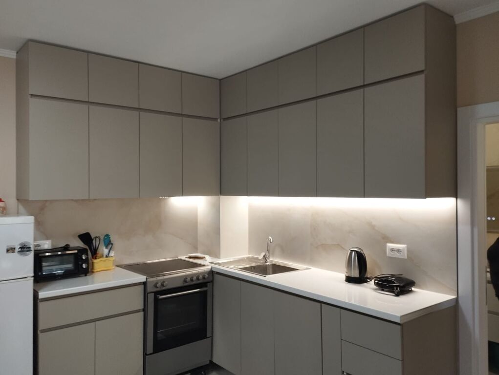 Medreseja, jepet me qira apartament 2+1! 50.000 Leke