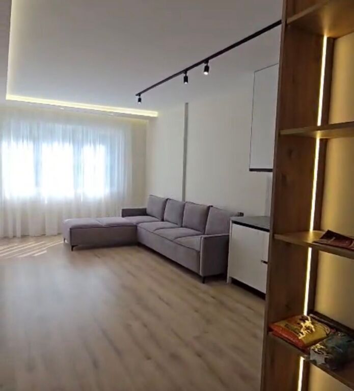 Shitet apartament 2+1 tek Univers City!