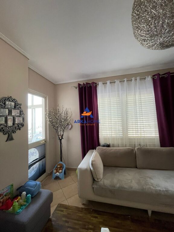 VENDESI APPARTAMENTO 2+1+BALCONE "KODRA E DIELLIT" 220.000 EURO