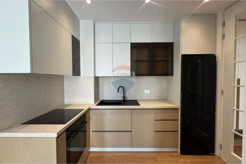 APARTAMENT 2+1 PER SHITJE TEK DONIKA CENTER!