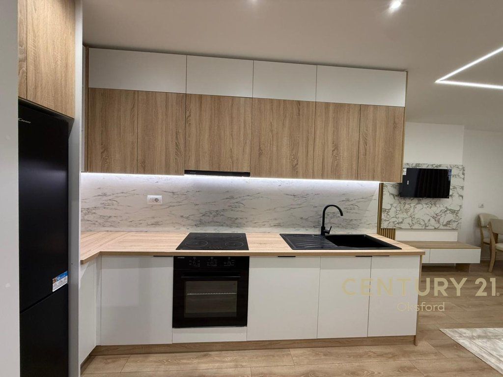 Shitet Apartament 1+1 i Arreduar pranë Qendrës së Tiranës – Rruga Fortuzi ! 175,000 € Sip. Totale  66m2