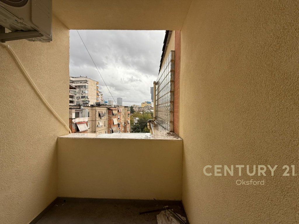 Shitet Apartament 1+1 i Arreduar pranë Qendrës së Tiranës – Rruga Fortuzi ! 175,000 € Sip. Totale  66m2