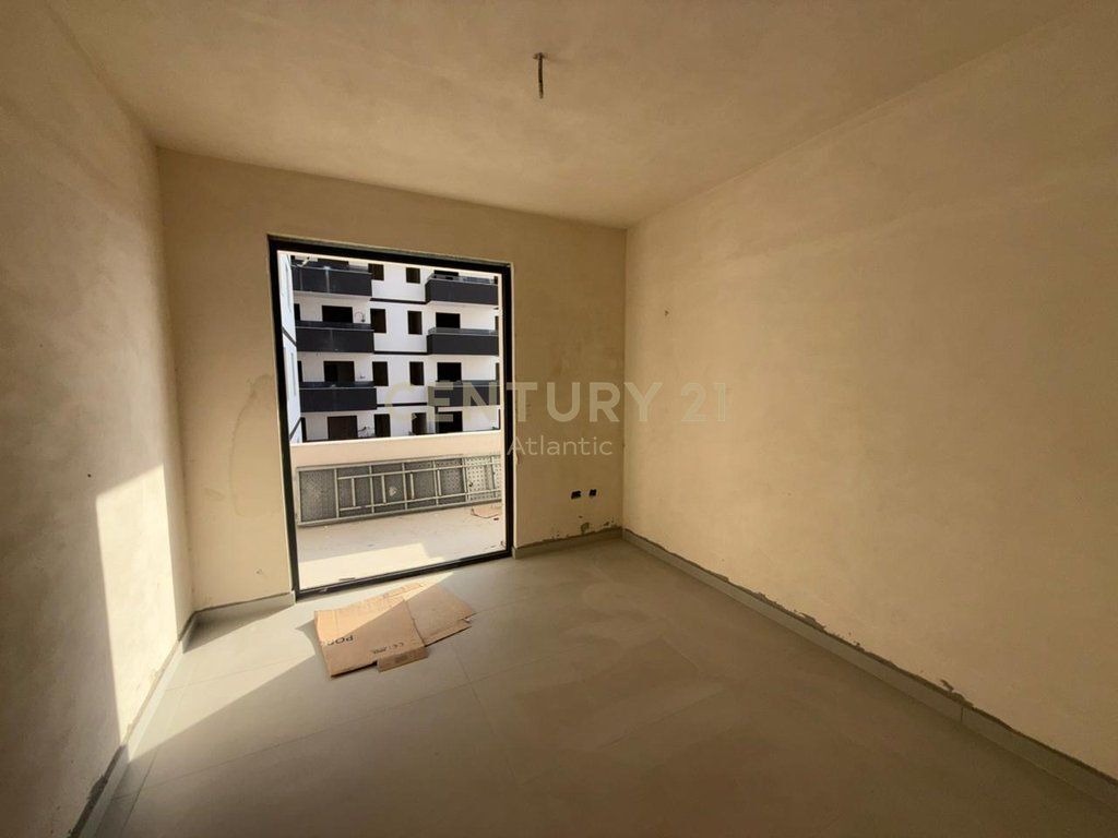 Shitet Apartament 2+1+2 tualete në Kompleksin Saeli, Golem 116,600€ | 106 m² 116,600 €