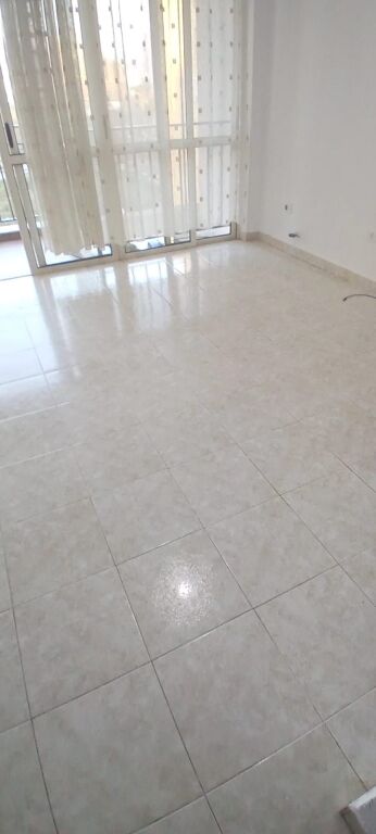 Jepet me qira 1+1 bosh te Fusha e Aviacionit Bar Agron 40.000 leke