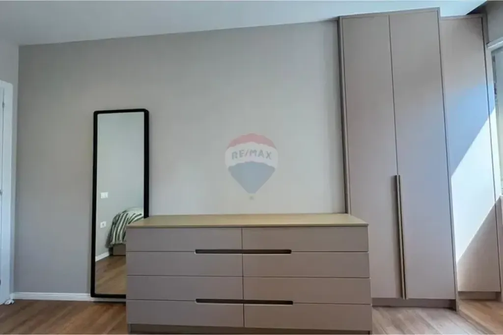 Apartament - Për Shitje - Rruga Mine Peza, Tiranë