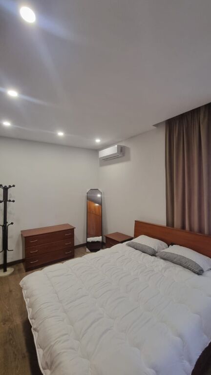 Affittasi 2+1 arredato con ascensore Zogu I Zi 748 eu