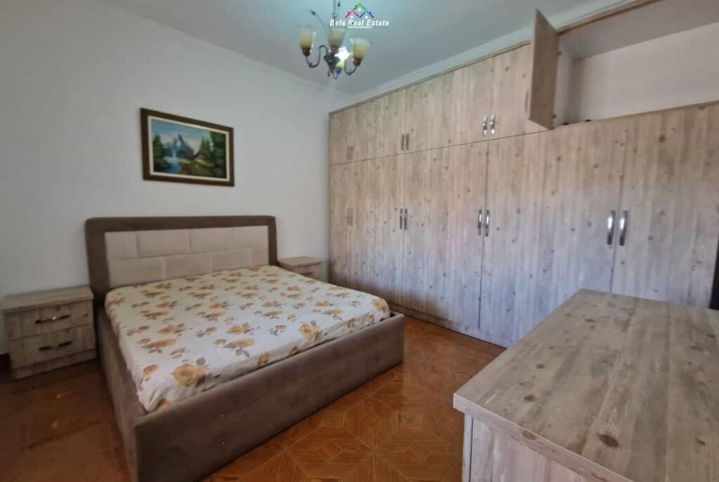 Vile Me Qera 2+1 Tek Ish-Parku i Autobuzave ( ID BV22593) Tirane