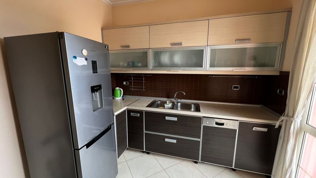 Apartament me qera prane kishes ortodokse