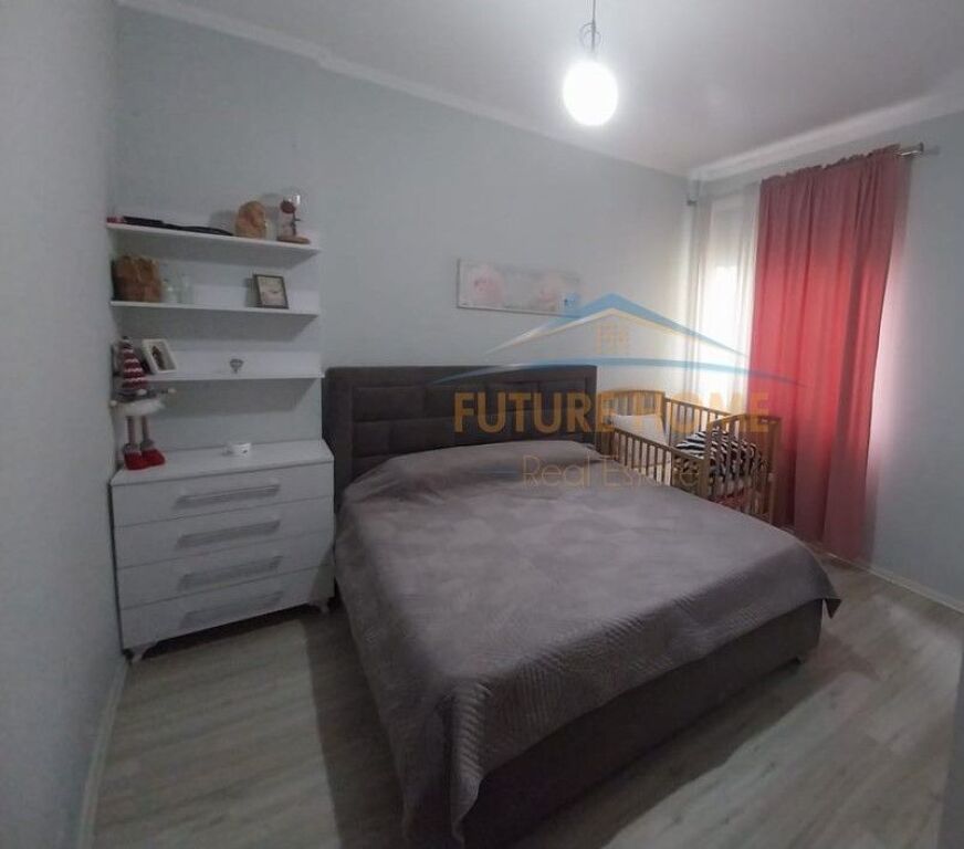 Shitet Apartament 1+1 , Yzberisht