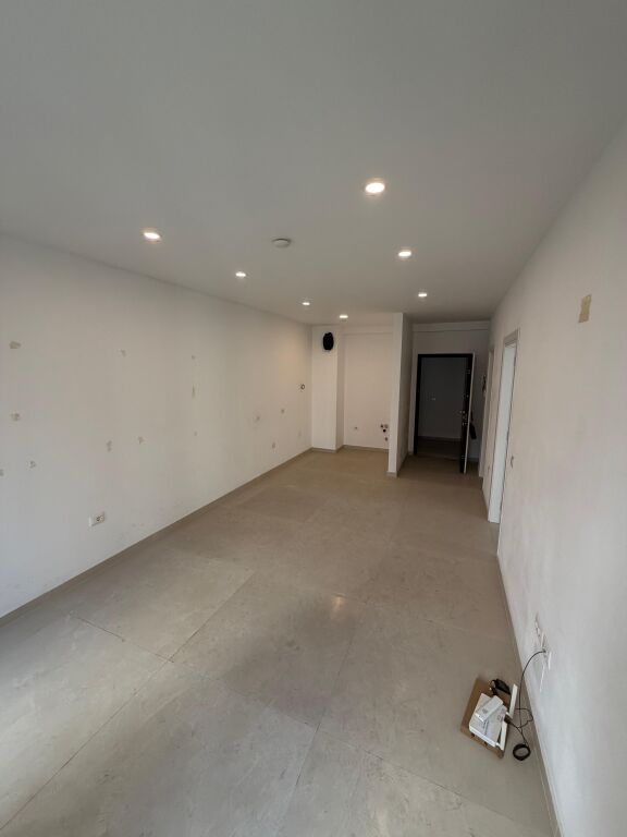 Zyre per qira Kompleksi Zirkon !