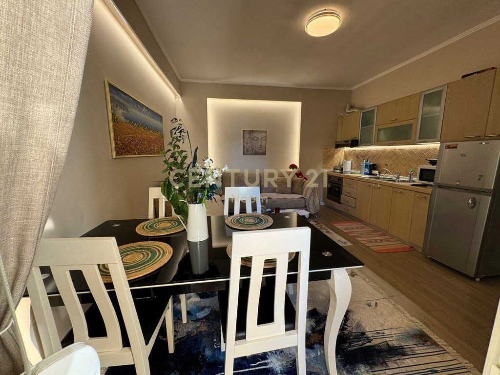 SHITET APARTAMENT 1+1 NË LUNGOMARE, PAMJE NGA DETI 165,000 €