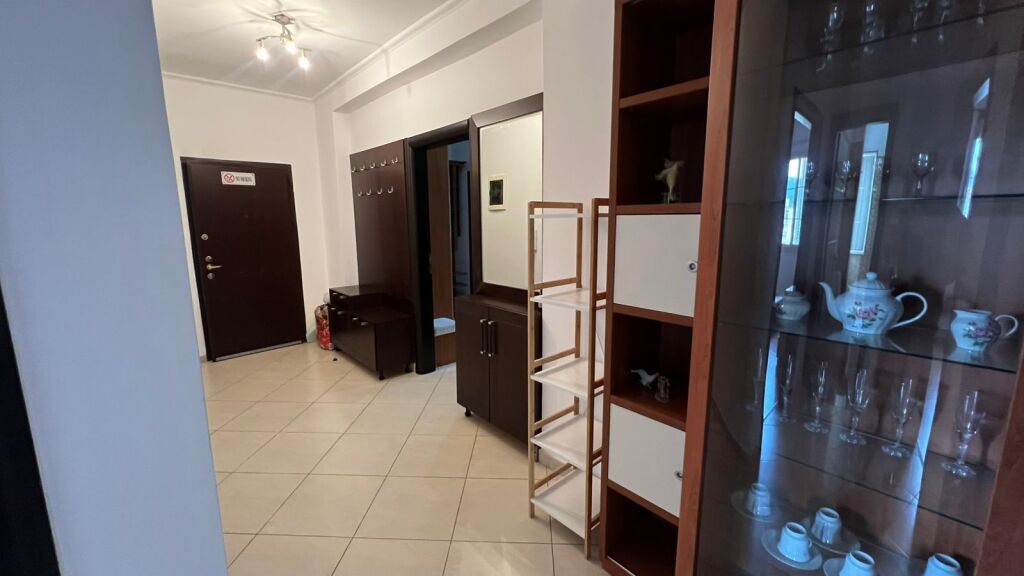 Apartament me qera prane kishes ortodokse