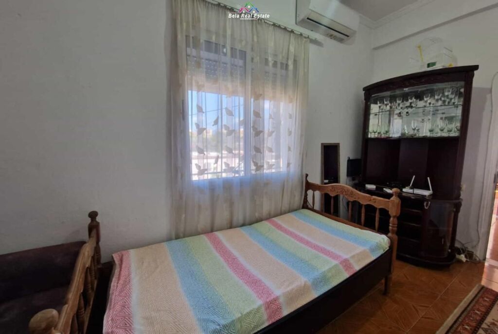 Vile Me Qera 2+1 Tek Ish-Parku i Autobuzave ( ID BV22593) Tirane