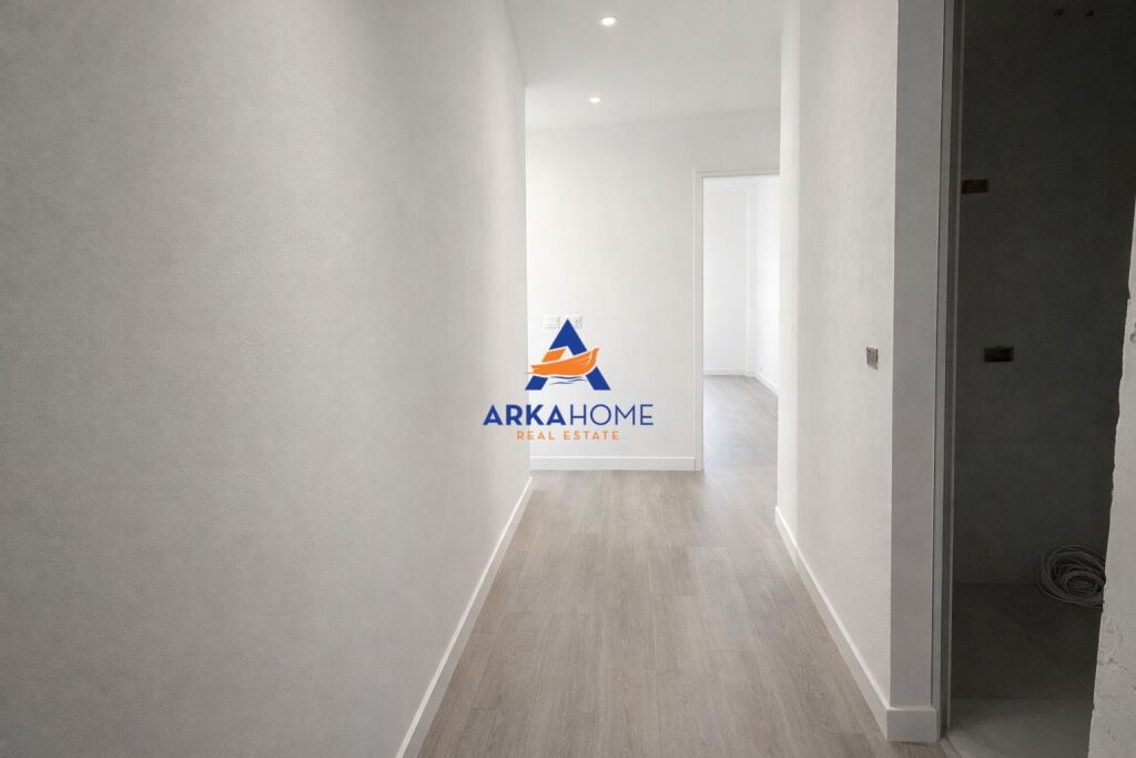 SHITET APARTAMENT 1+1 + BALLKON "ASTIR , PËRBALLË VILA L" 90000 EURO