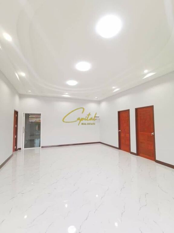 BUSINESS PREMISES FOR RENT 130 M2 FORMER BLOCK 90,000 LEKE