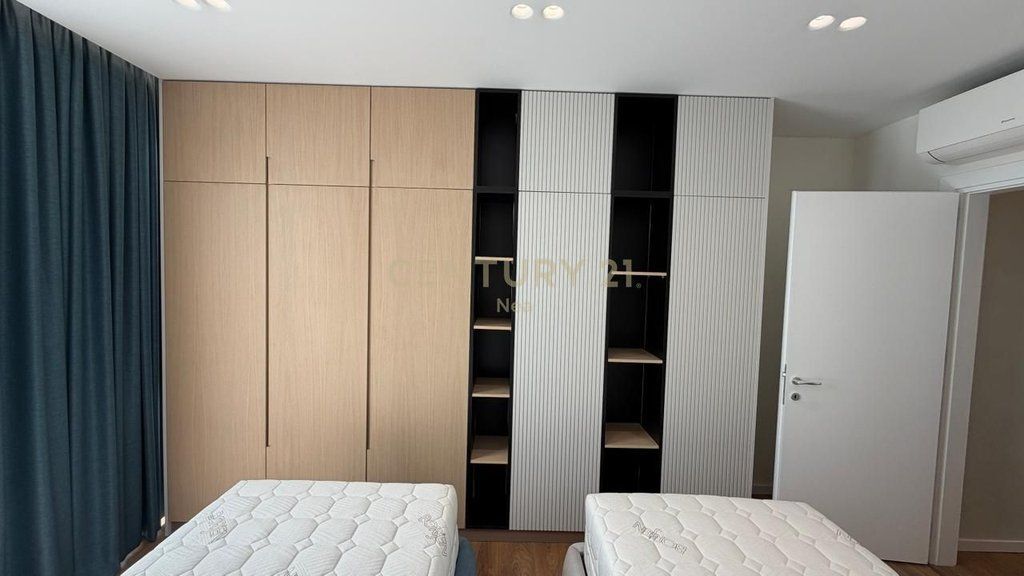 APARTAMENT 2+1 ME QERA TEK GOLDEN TOWER