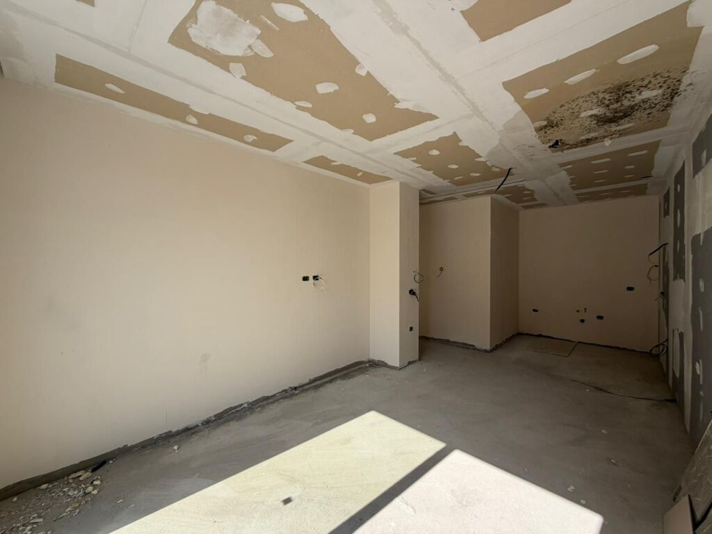 Apartament 1+1+Verande per shitje ne Vasil Shanto.