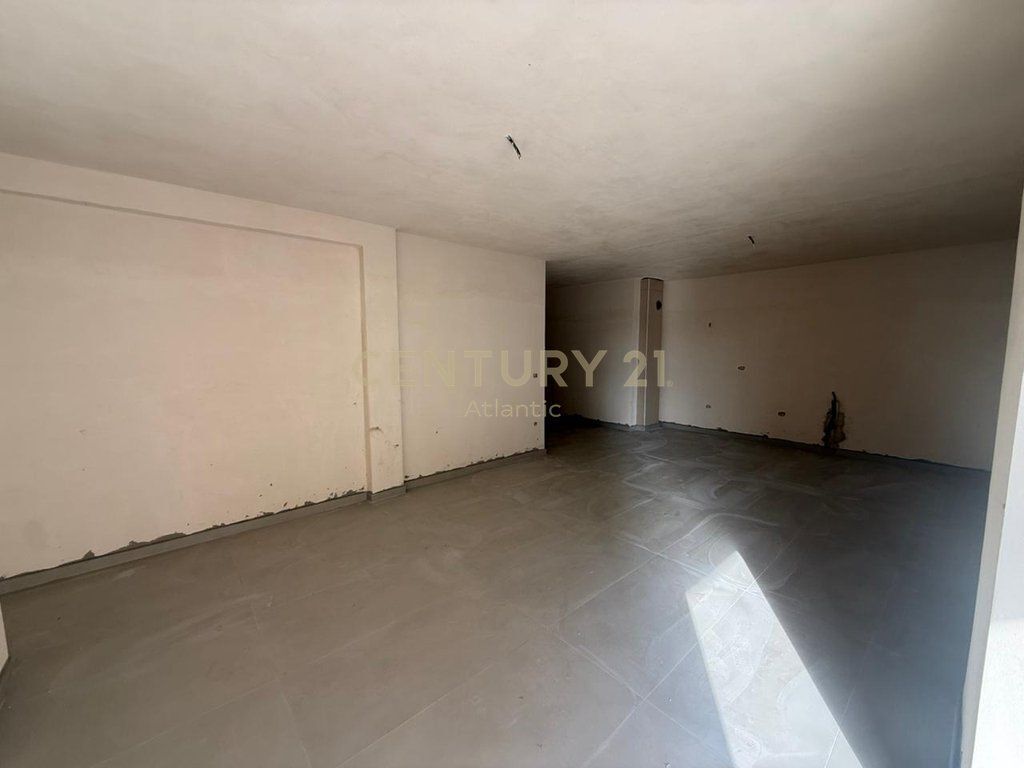 Shitet Apartament 2+1+2 tualete në Kompleksin Saeli, Golem 116,600€ | 106 m² 116,600 €