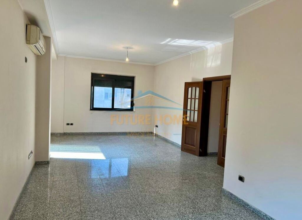 Qira, Ambient Biznesi, Bllok, Tirane