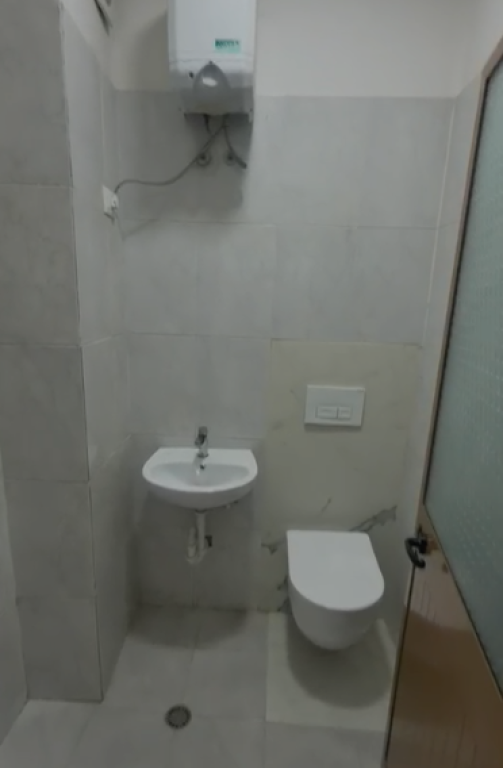 Shop for sale behind Globe 35 meters