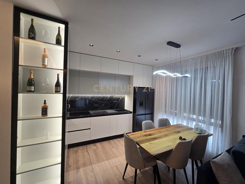 APARTAMENT 2+1+2 NE SHITJE PRANE UET 250,000 € Sip. Totale  103m2