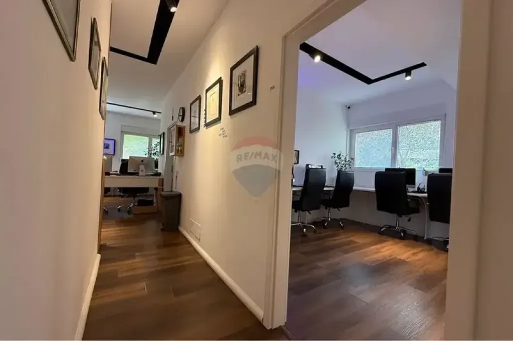 Zyrë - Për Shitje - Kompleksi Mangalem, Tiranë