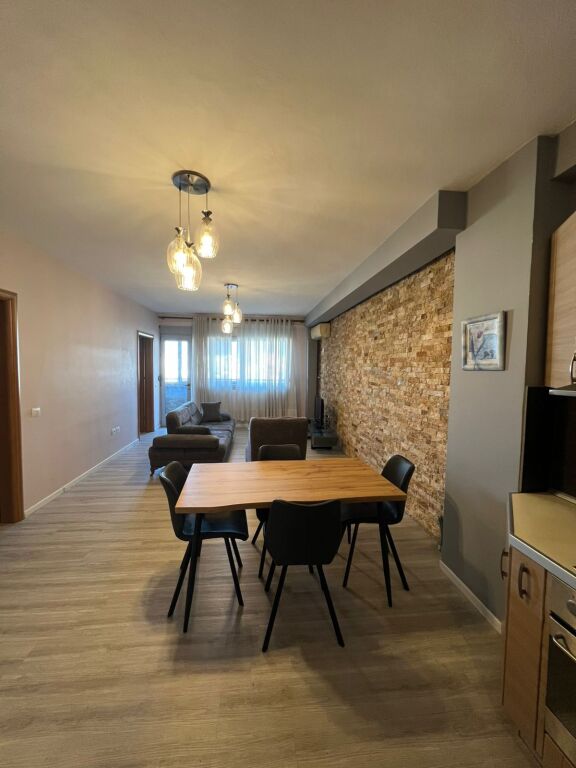 Apartament 2+1 me qira tek Rruga e Kavajes