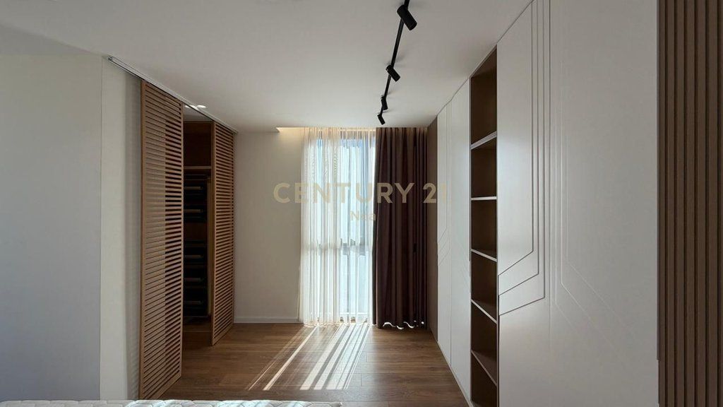 APARTAMENT 2+1 ME QERA TEK GOLDEN TOWER