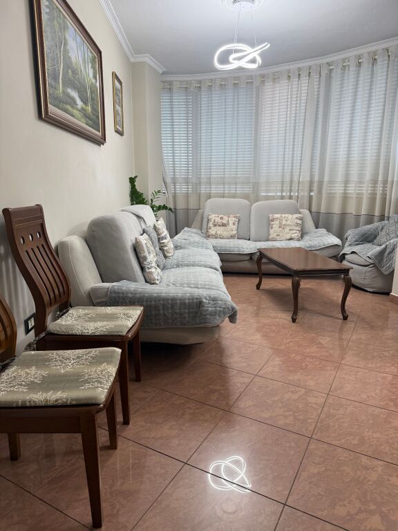 Apartament per qira ne Qender te Tiranes