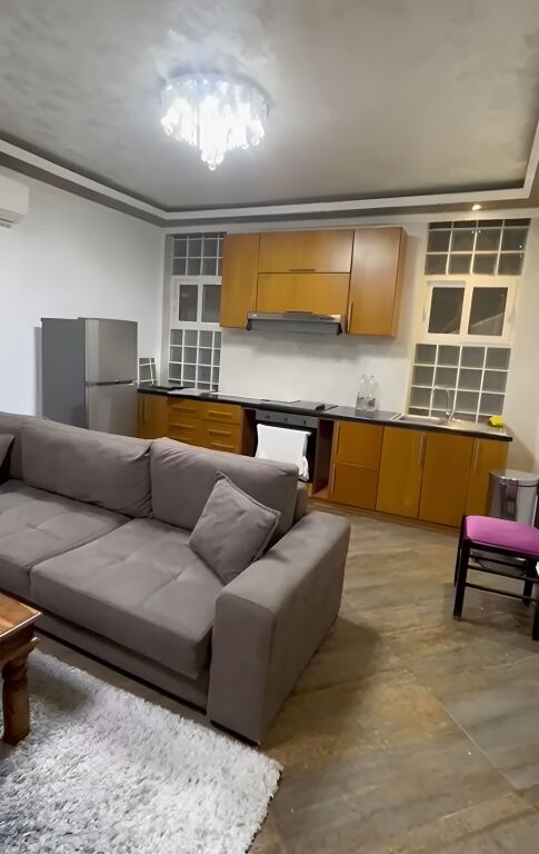 Jepet me Qera Apartament 2+1 - tek 21 Dhjetori !!!