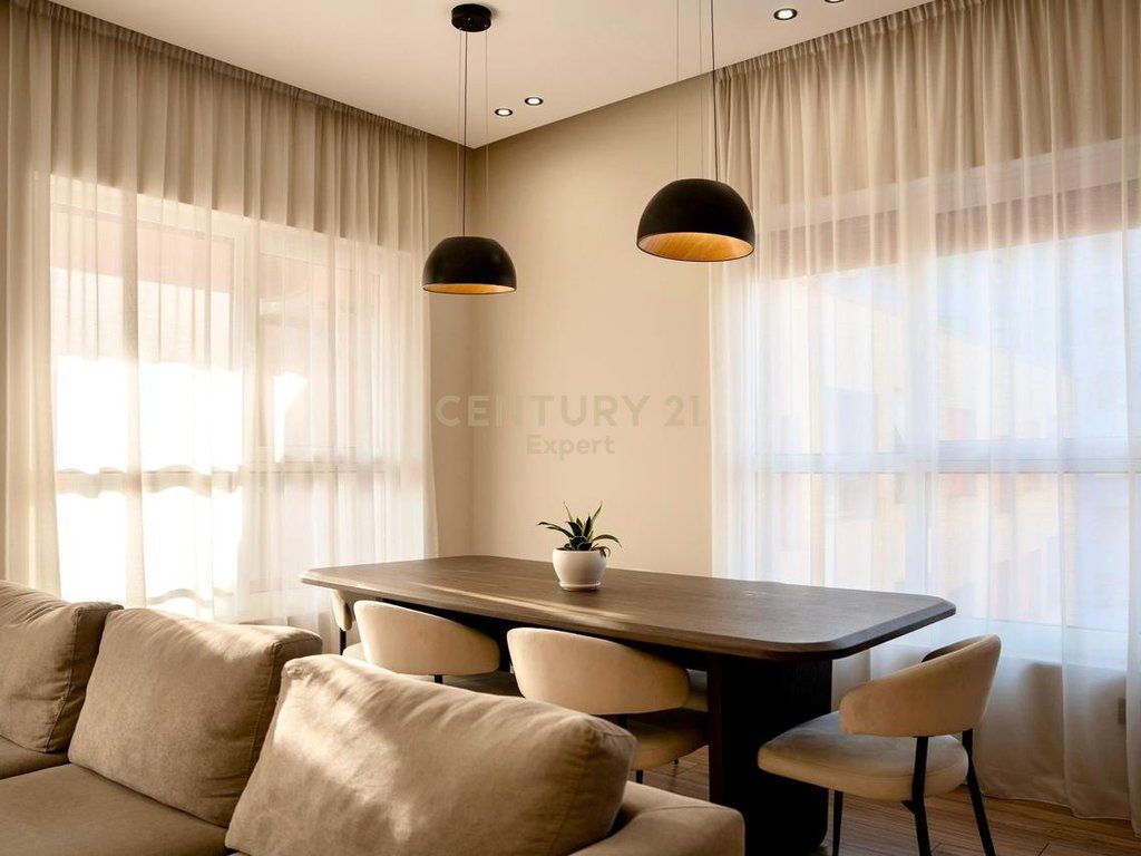 APARTAMENT 2+1+2 ME POST PARKIMI PER QIRA TEK REZIDENCA MANGALEM NE ALI DEM