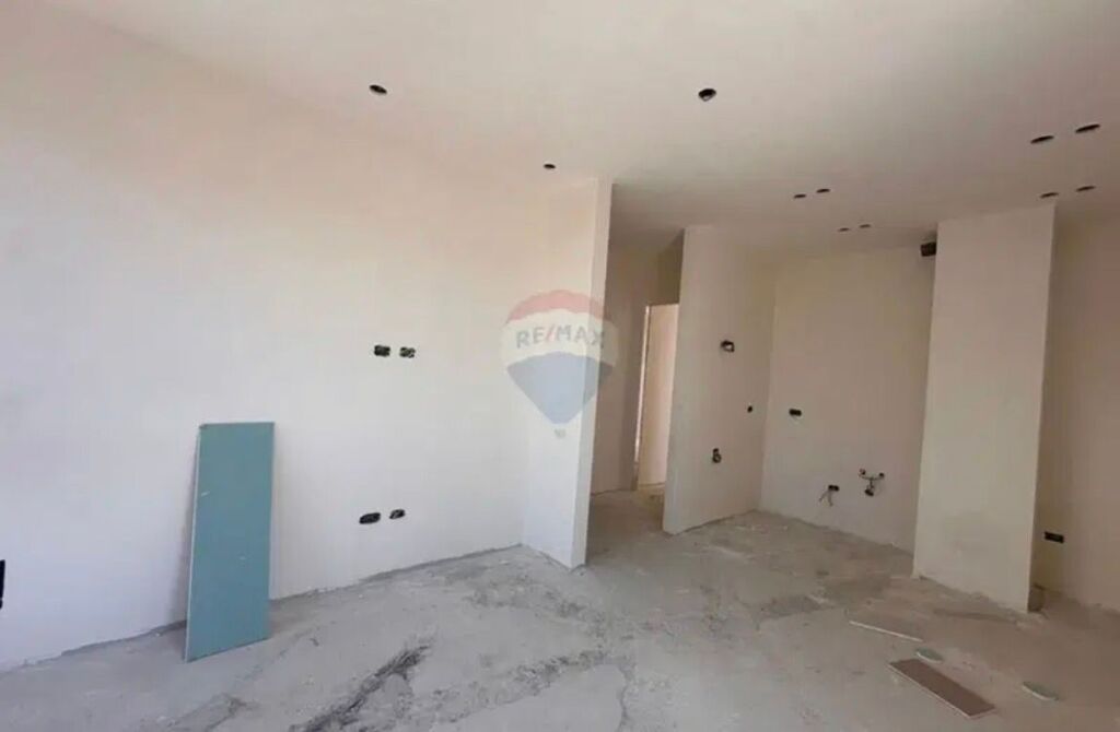 Apartament - Për Shitje - Rruga Egnatia, Tiranë