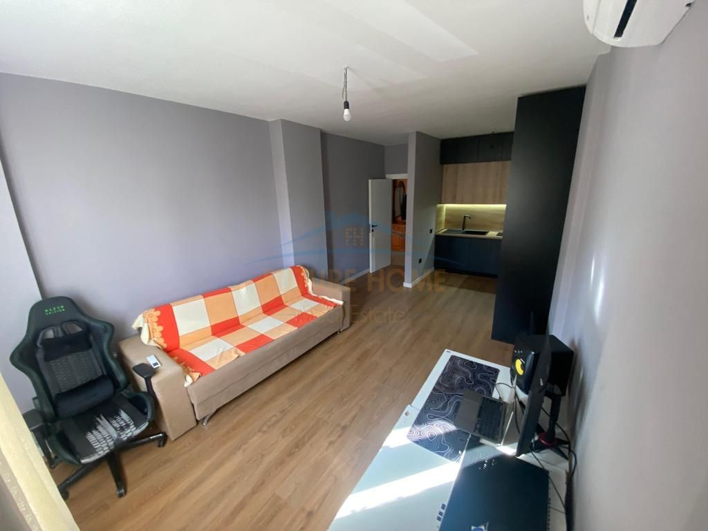 Shitet, Apartament 1+1, Rruga Irfan Tomini