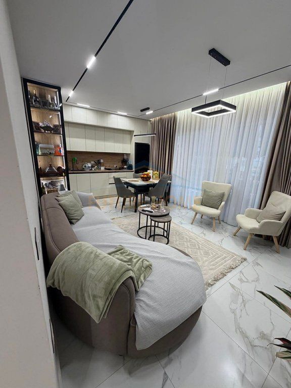 Shitet, Apartament 2+1+2, Yzberisht