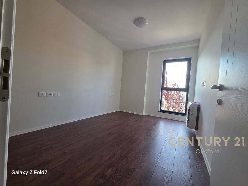 JEPET ME QIRA AMBIENT ZYRE TE TIRANA GARDEN BUILDING