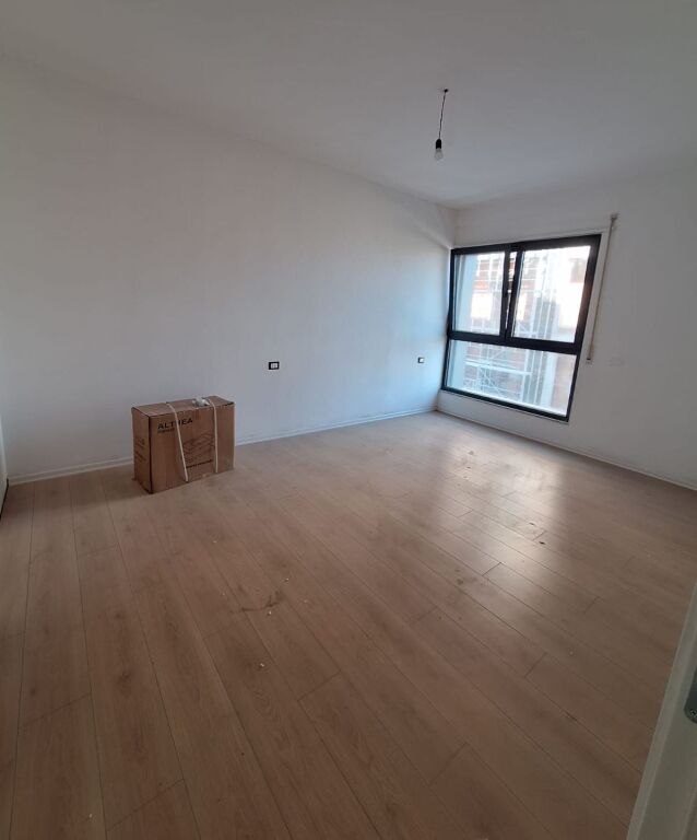 Apartament 2+1 per shitje tek Bulevardi i Ri