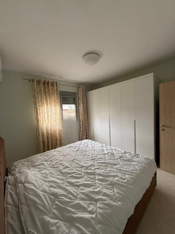 Shitet apartament 1+1 në zonën e Oxhakut !