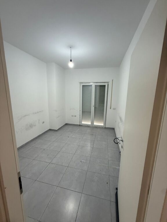 APARTMENT 2+1 FOR RENT ON BARRICADES STREET