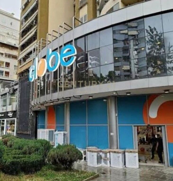 Dyqan në Shitje pranë Globe, Ish Parku