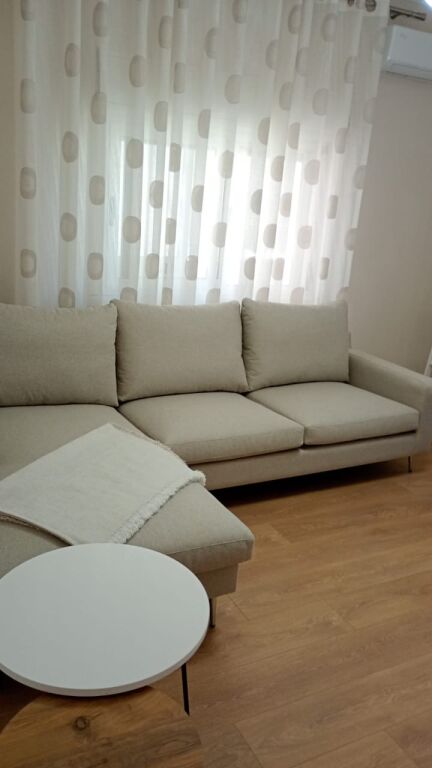Apartament me qera 2+1