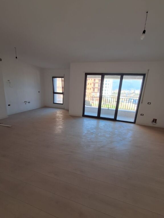 Apartament 2+1 per shitje tek Bulevardi i Ri