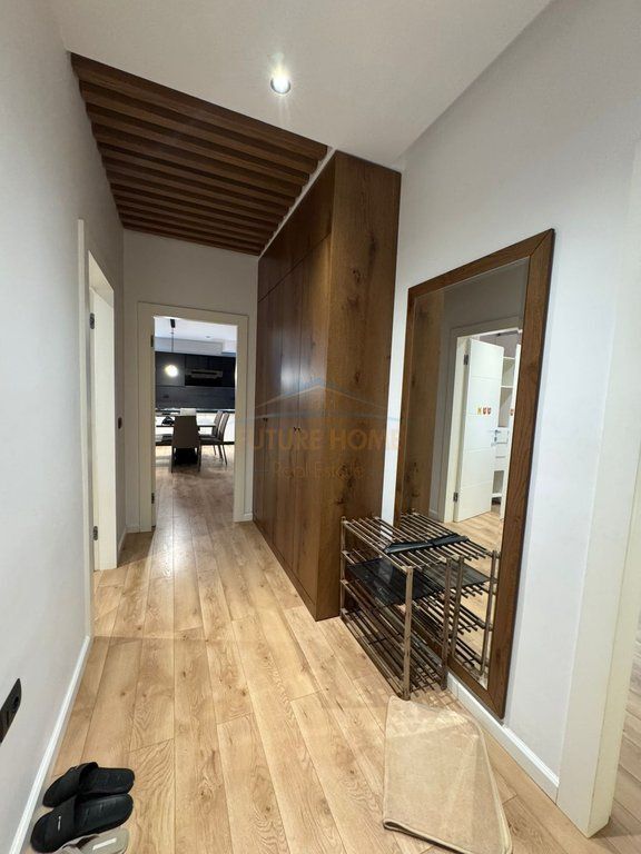 Qera, Apartament 3+1+2+Post Parkimi, Fresku.