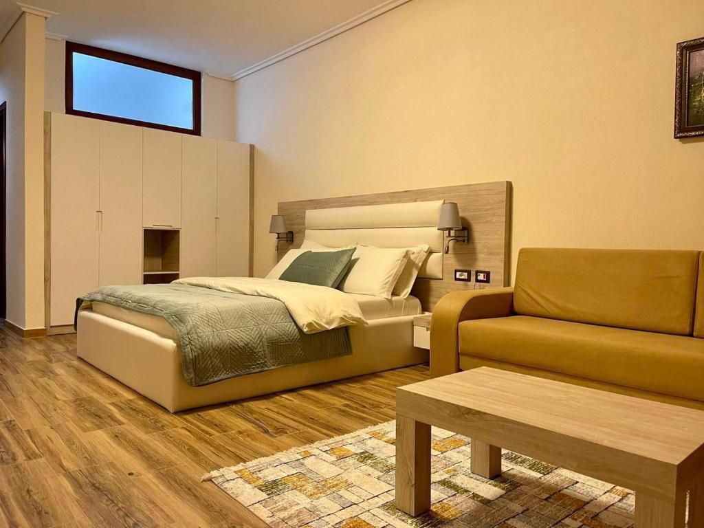 🌟 Hotel – Ekskluziv në Qendër të Vlorës për Qira! 🌟