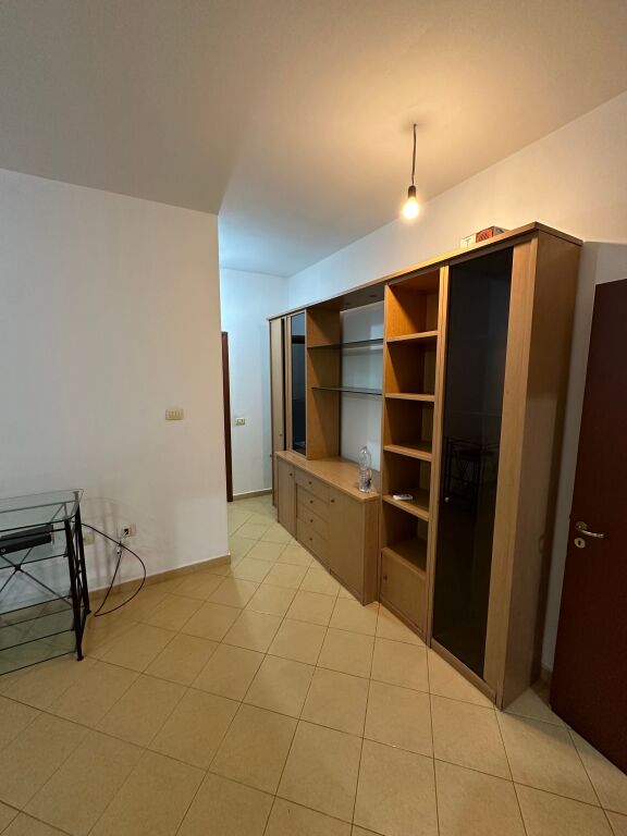 Apartament 1+1 me qera prane Spakut tek rruga Jordan Misja