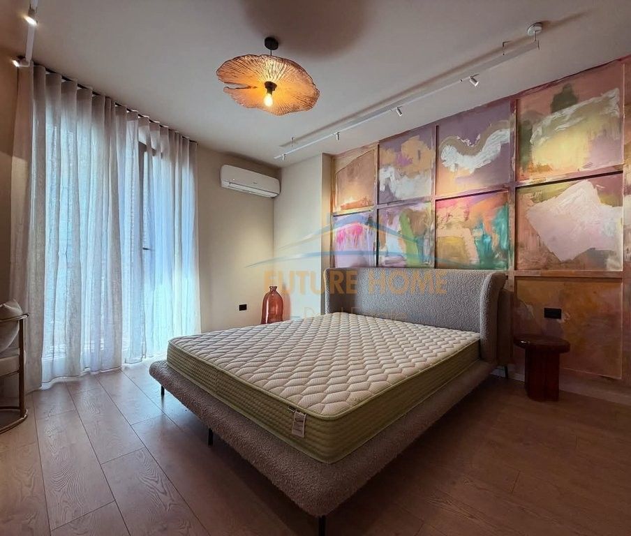 Qera,Apartament 1+1+post parkimi tek Ish Ekspozita