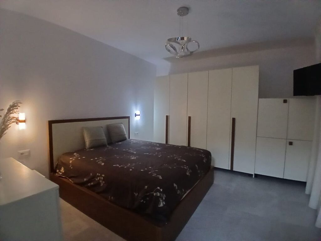 2+1,i mobiluar stacion treni,cmimi 580 euro