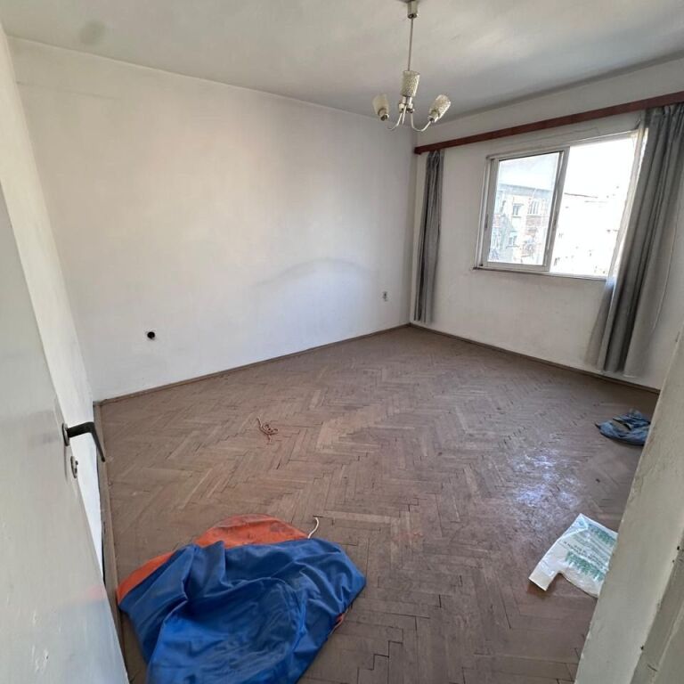 Shitet apartament 3+1 ne Brryl