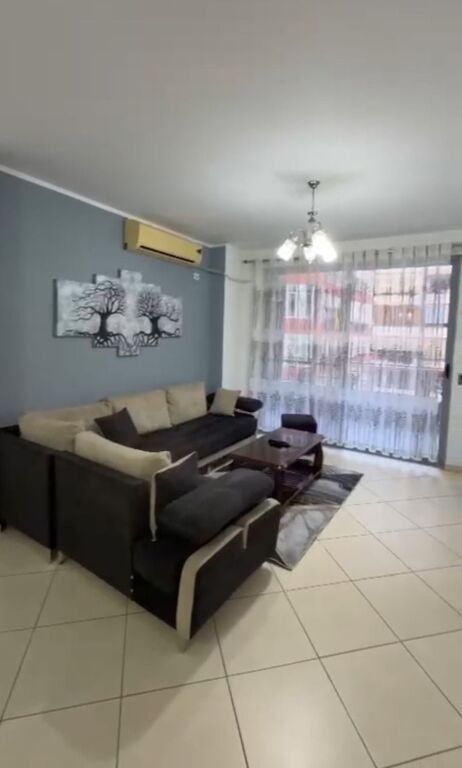 Jepet me Qera Apartament 2+1 i mobiluar në Astir me cmimin 500 mijë lekë,
