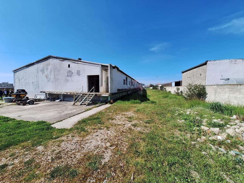 SHITET KAPANON NE XHAFZOTAJ, 1384 M2 , 3722 M2 TOKE